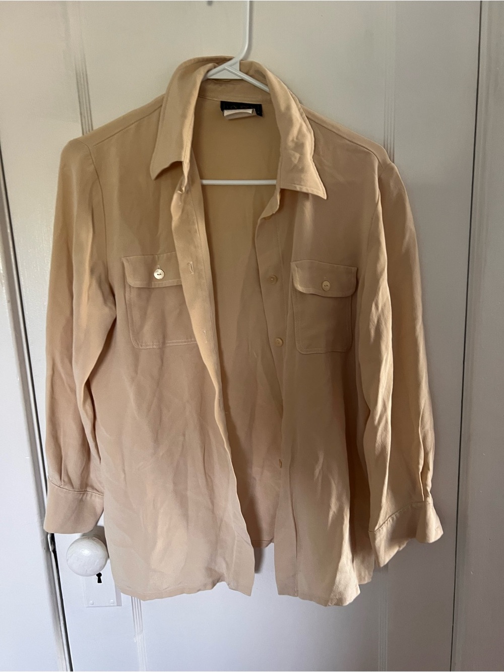 Vintage Beige Women’s Button-Front Shirt Jacket